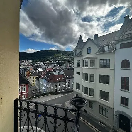 Ralekker Byleilighet. Solrik Balkong Apartamento